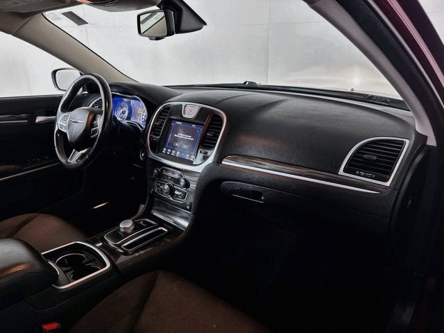 Used 2019 Chrysler 300 Touring w/ Driver Convenience Group AWD/4WD image 22