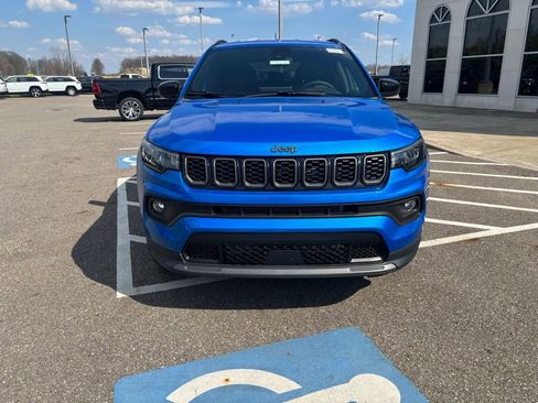 New 2025 Jeep Compass Latitude w/ Convenience Group AWD/4WD image 32