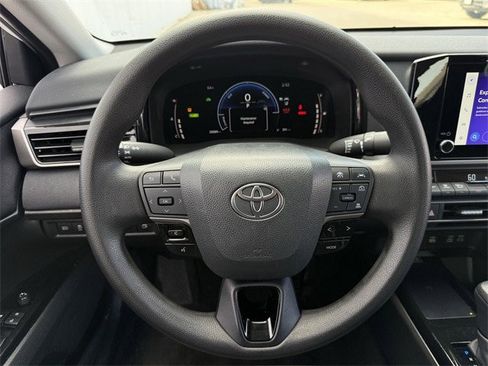 Used 2025 Toyota Camry LE image 13