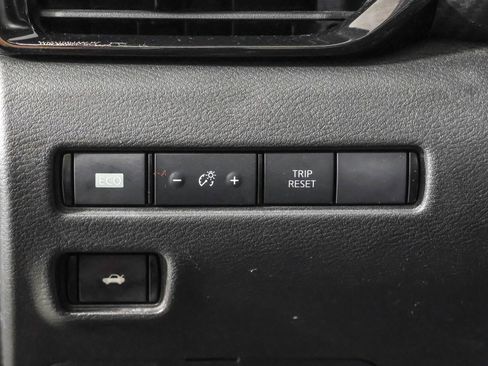 Used 2020 Nissan Sentra S image 23