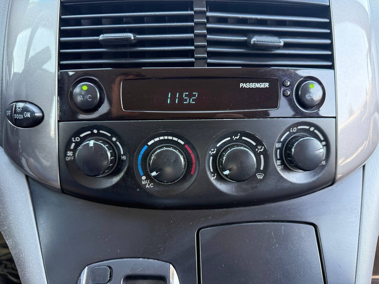 Used 2008 Toyota Sienna LE FWD image 37