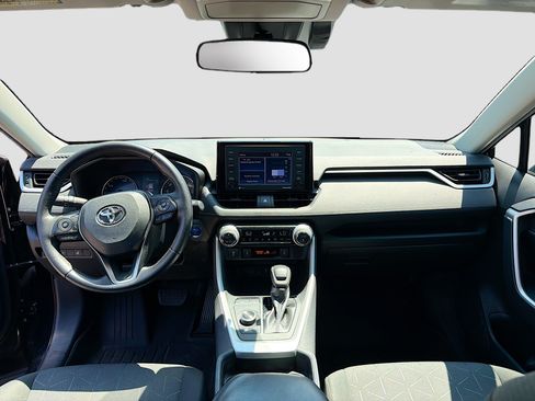 Used 2020 Toyota RAV4 XLE w/ XLE Grade Weather Package AWD/4WD image 3