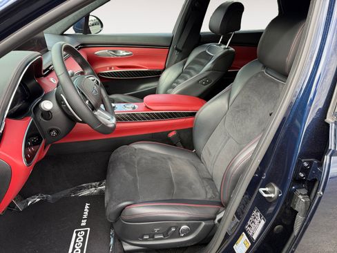 Used 2022 Genesis GV70 3.5T Sport w/ Sport Prestige Package image 10