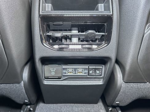 New 2025 Jeep Grand Cherokee Limited w/ Black Appearance Package image 23