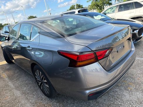Used 2024 Nissan Altima 2.5 SV FWD image 4