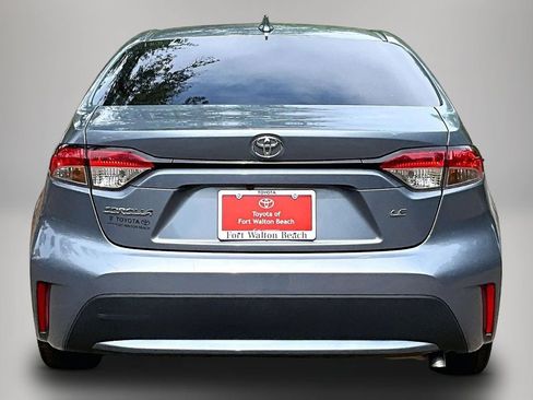 Used 2022 Toyota Corolla LE image 6