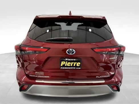 Used 2020 Toyota Highlander Limited Platinum image 3