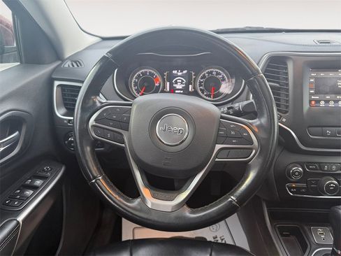 Used 2019 Jeep Cherokee Latitude Plus image 12