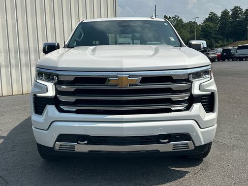 Used 2024 Chevrolet Silverado 1500 High Country w/ Technology Package AWD/4WD image 3