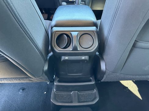 Used 2023 Jeep Wrangler Unlimited image 31