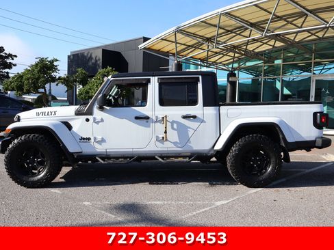 Used 2021 Jeep Gladiator Willys image 5