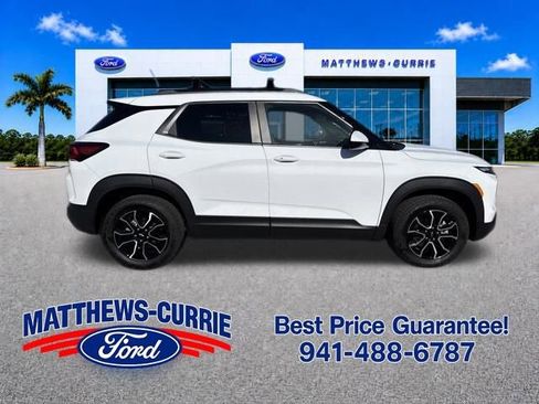 Used 2024 Chevrolet TrailBlazer ACTIV w/ Convenience Package AWD/4WD image 3