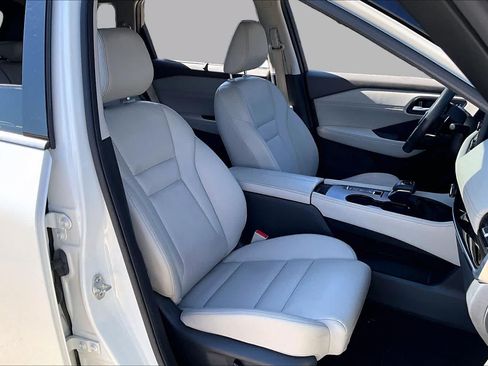 Used 2023 Nissan Rogue SL w/ SL Premium Package FWD image 8