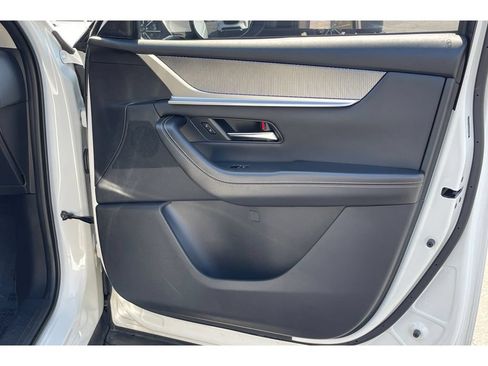 Certified 2024 MAZDA CX-90 Plug-In Hybrid w/ Preferred AWD/4WD image 23