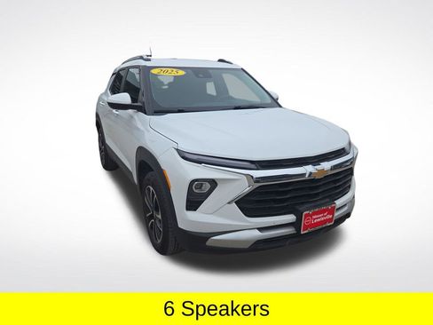 Used 2025 Chevrolet TrailBlazer LT AWD/4WD image 9