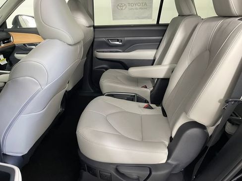 New 2026 Toyota Grand Highlander AWD image 9