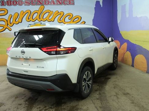 Used 2021 Nissan Rogue SV image 8