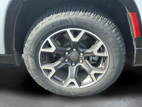 Used 2024 Jeep Wagoneer Series III image 32