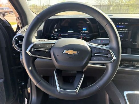 Used 2025 Chevrolet Equinox LT w/ Convenience Package II image 17