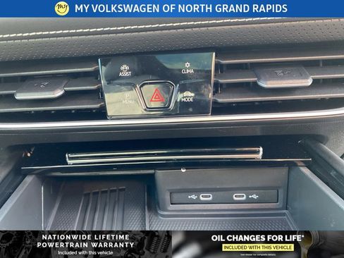 New 2026 Volkswagen Atlas Cross Sport SE image 25