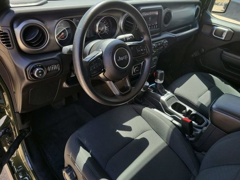 Used 2022 Jeep Gladiator Sport AWD/4WD image 10