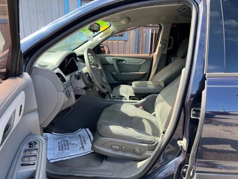 Used 2015 Chevrolet Traverse LS FWD image 10