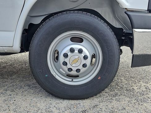 New 2024 Chevrolet Express 3500 w/ Power Convenience Package image 5