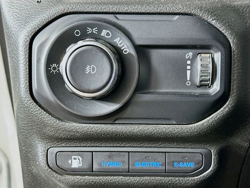 Used 2023 Jeep Wrangler Unlimited image 15