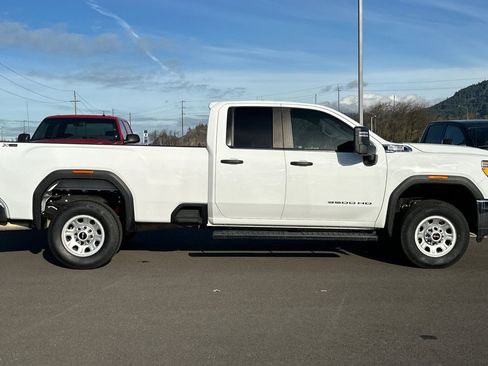 Used 2022 GMC Sierra 3500 Pro w/ Convenience Package image 2
