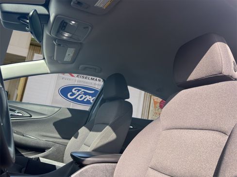 Used 2024 Chevrolet Malibu LT image 17