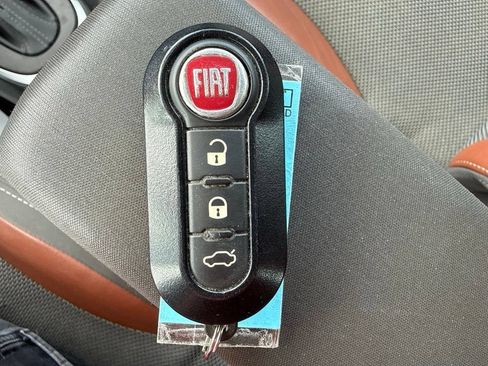 Used 2014 FIAT 500L Trekking w/ Popular Equipment Group FWD image 24