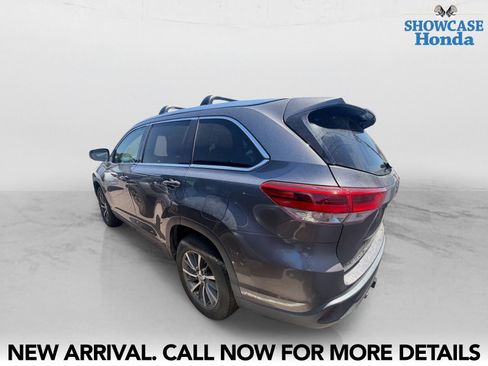 Used 2017 Toyota Highlander XLE FWD image 4