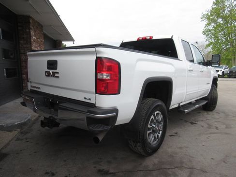 Used 2017 GMC Sierra 2500 SLE w/ HD SLE Preferred Plus Package AWD/4WD image 11