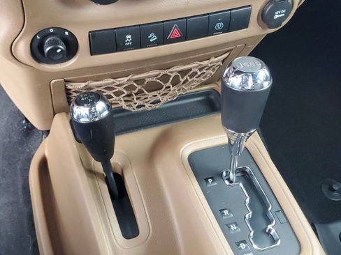 Used 2016 Jeep Wrangler Unlimited Sahara w/ Connectivity Group image 19