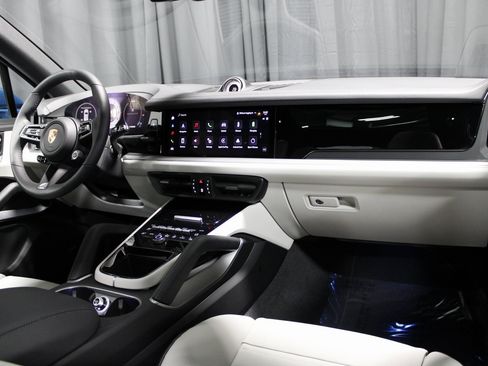 New 2026 Porsche Cayenne S image 23
