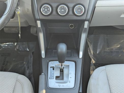 Used 2015 Subaru Forester 2.5i w/ Alloy Wheel Package image 19