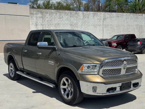 Used 2015 RAM 1500 Laramie AWD/4WD image 4
