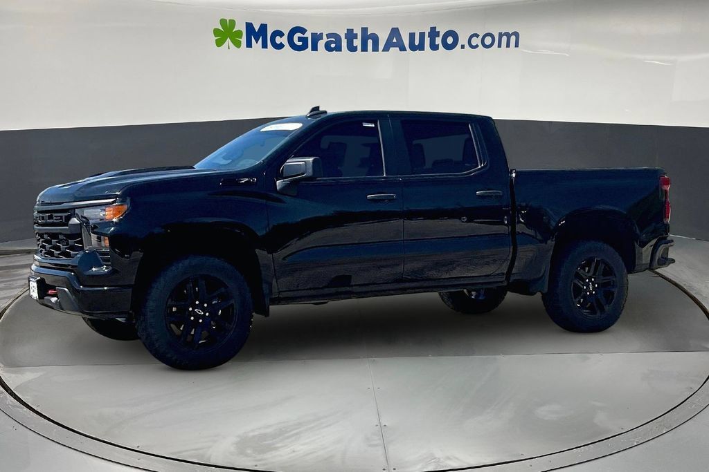 Used 2023 Chevrolet Silverado 1500 Custom Trail Boss w/ LPO, Dark Essentials Package AWD/4WD image 3