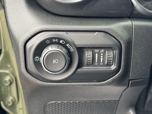 Used 2021 Jeep Wrangler Unlimited Sahara image 28