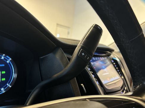 Used 2018 Cadillac Escalade Premium Luxury image 20