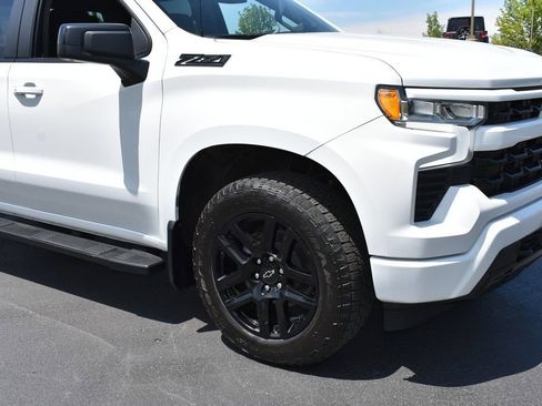 Used 2023 Chevrolet Silverado 1500 RST AWD/4WD image 3