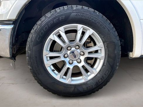 Used 2016 Ford F150 Lariat w/ Trailer Tow Package image 34