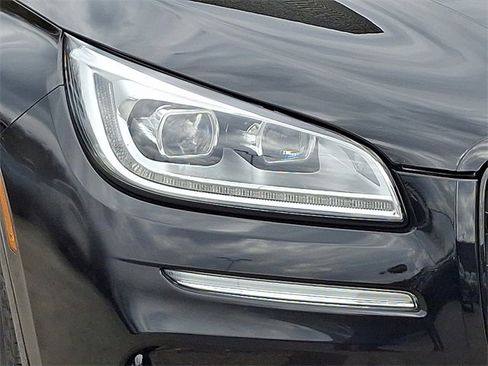 Used 2023 Lincoln Corsair Reserve w/ Equipment Group 201A image 9