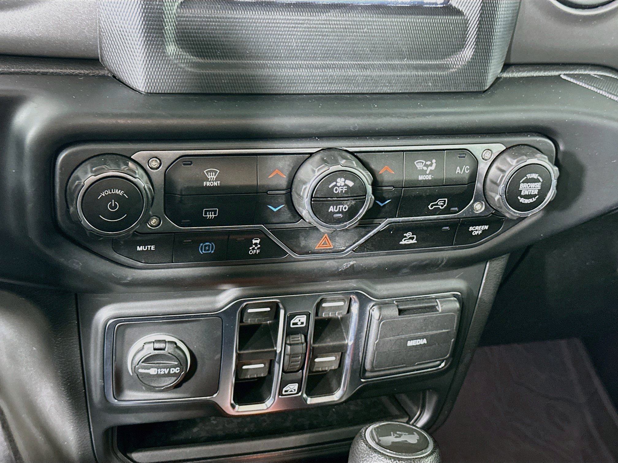 Used 2023 Jeep Wrangler Unlimited AWD/4WD image 23