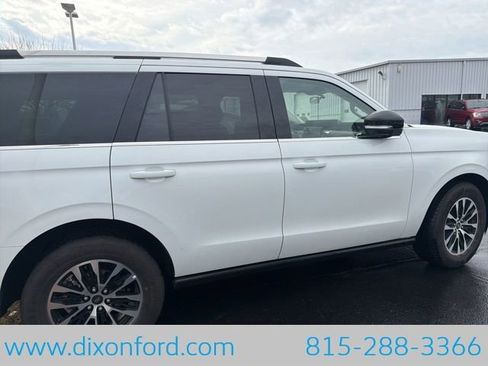 Used 2025 Ford Expedition Platinum image 6