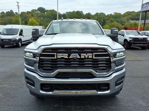Used 2025 RAM 3500 Tradesman w/ Chrome Appearance Group image 18