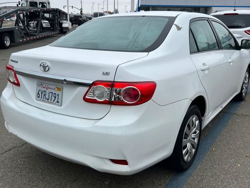 Used 2013 Toyota Corolla LE image 2