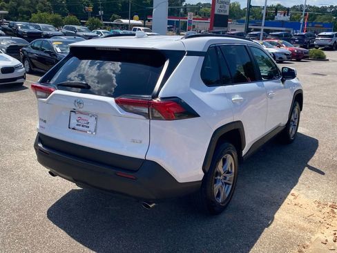 Used 2022 Toyota RAV4 XLE FWD image 16