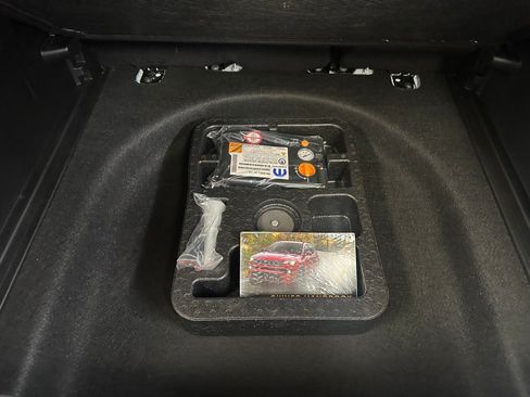 Used 2024 Jeep Compass Latitude AWD/4WD image 21