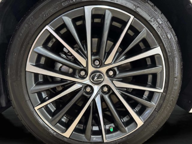 Certified 2025 Lexus ES 300h w/ Premium Package FWD image 34